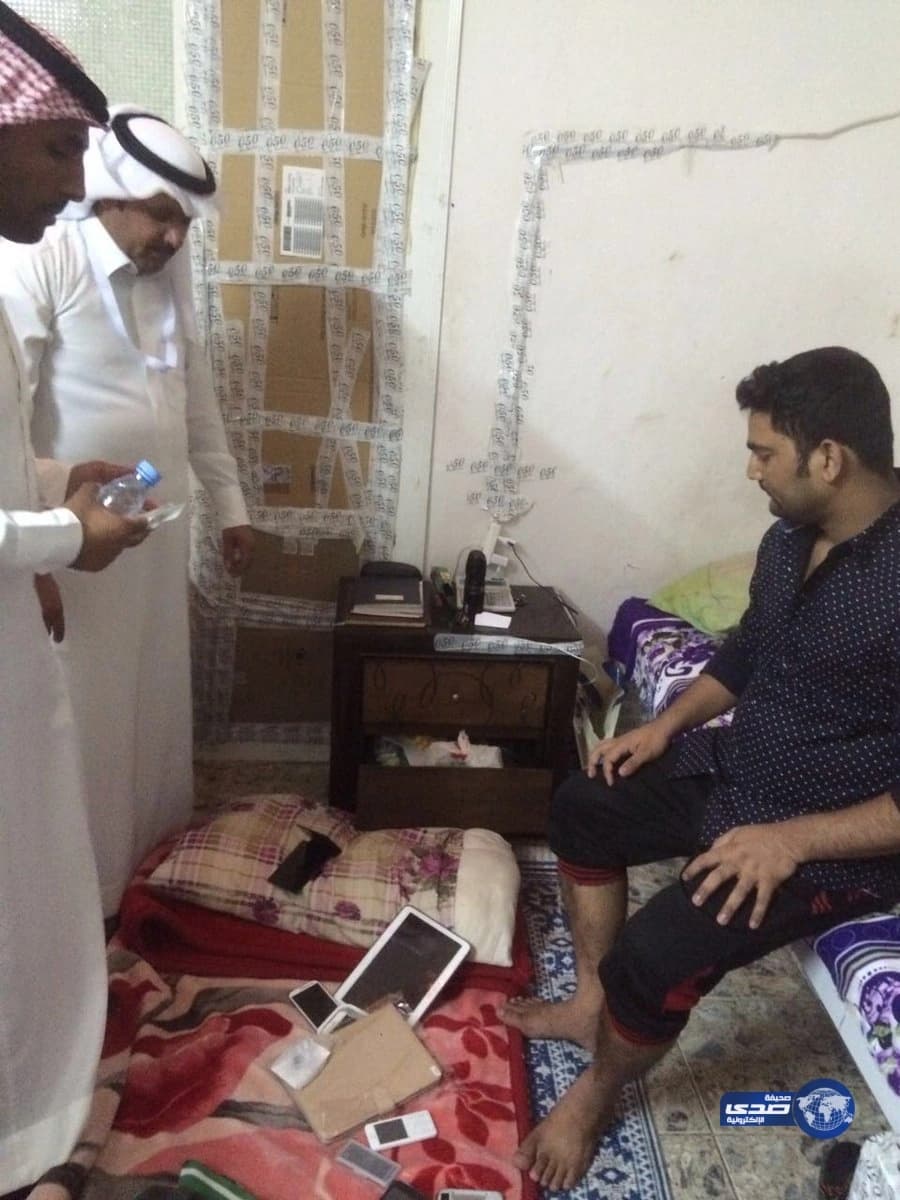 ضبط مقيم امتهن صيانة الجوال بمنزله في "تبوك"