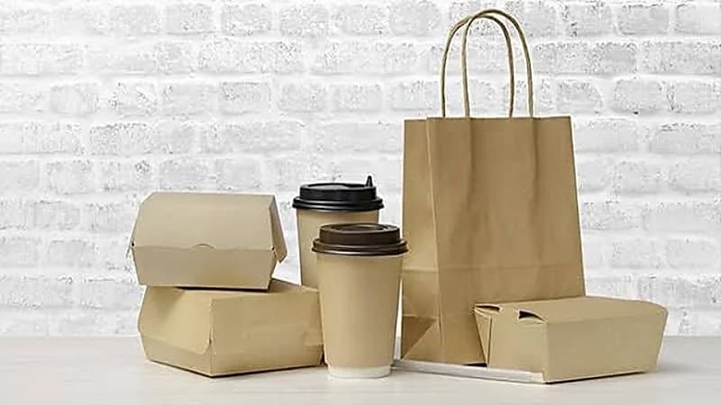 بالفيديو.. "الاتصالات" تبدأ تطبيق قرار منع توصيل الطلبات الغذائية غير محكمة الإغلاق