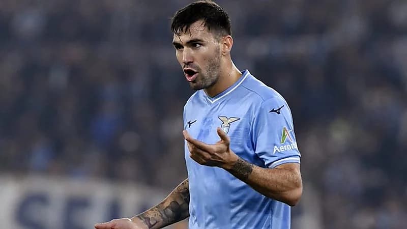 رومانيولي يودّع لاتسيو زالوجهة المقبلة بين إنجلترا والمملكة