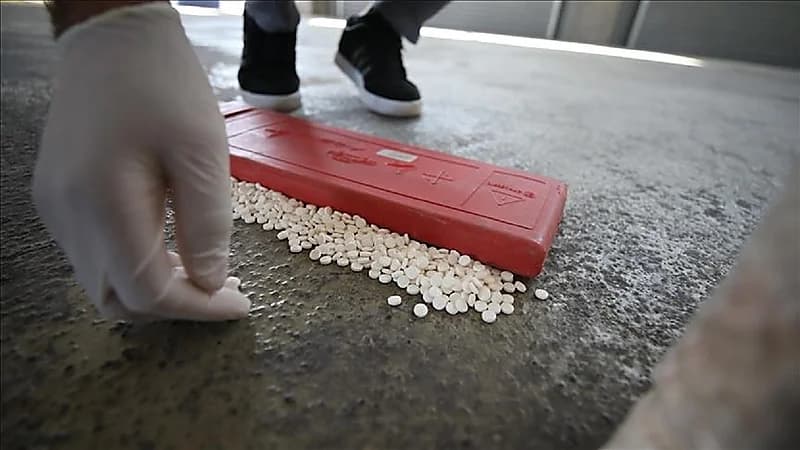 ضبط معمل للكبتاغون ومعدات لتصنيع المخدرات في لبنان