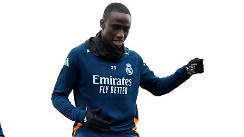 عروض من روشن تهدد بقاء ميندي في مدريد والنادي يُفكر في البيع