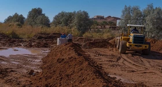 " البيئة " تشرع برفع المياه السطحية من وادي الأديرع في حائل