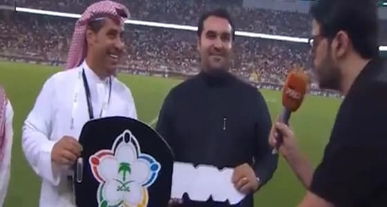شاهد.. فرحة أحد المشجعين بعد فوزه بسيارة من هيئة الرياضة