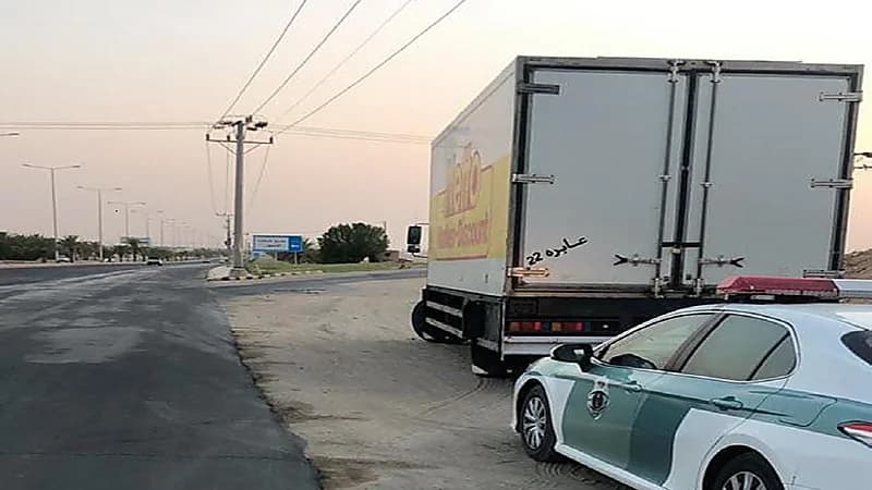 القبض على شخص قاد شاحنة بتهور عكس الاتجاه