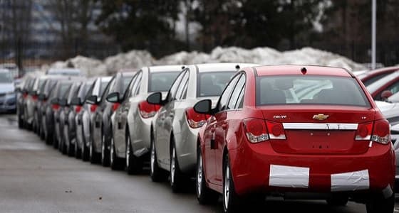 إجراء تعديلات على سيارات فارهة تلبية لطلب مواطنات