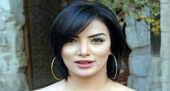 فنانة شهيرة تلجأ لتبني طفل لفقد قدرتها على الإنجاب