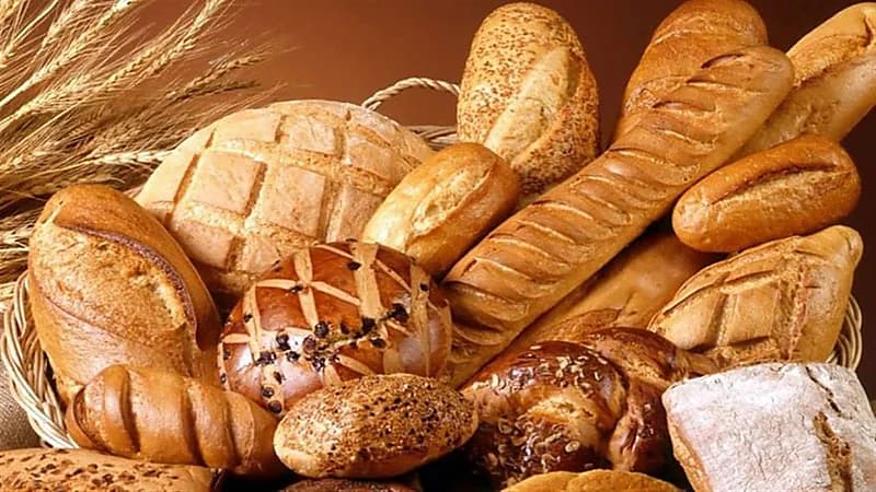 تحذير من تناول الخبز على معدة خالية