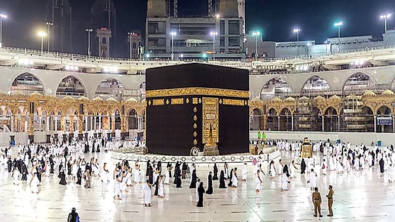 إنقاذ حاج إيراني من ذبحة صدرية حادة داهمته خلال توجهه للمسجد الحرام
