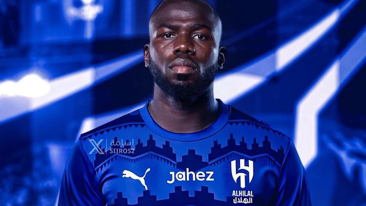 الهلال يقدم عرضاً لتجديد عقد كوليبالي