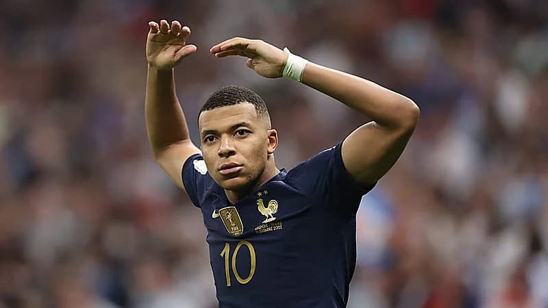 مدرب فرنسا يرفض تحديد مصير مبابي من لقاء بولندا