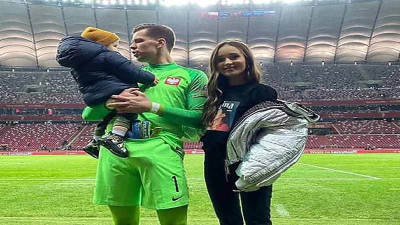 تشيزني ينتظر زوجته لحسم مستقبله مع برشلونة