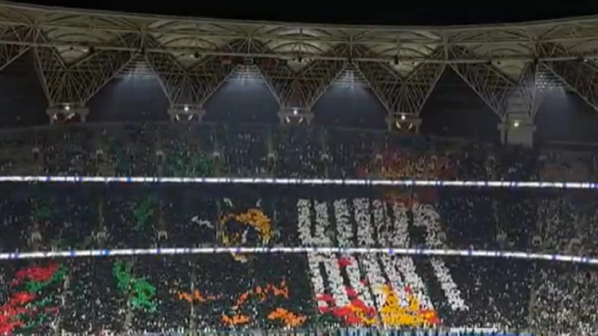 تيفو جماهير الأخضر يزين مدرجات ملعب الإنماء .. فيديو