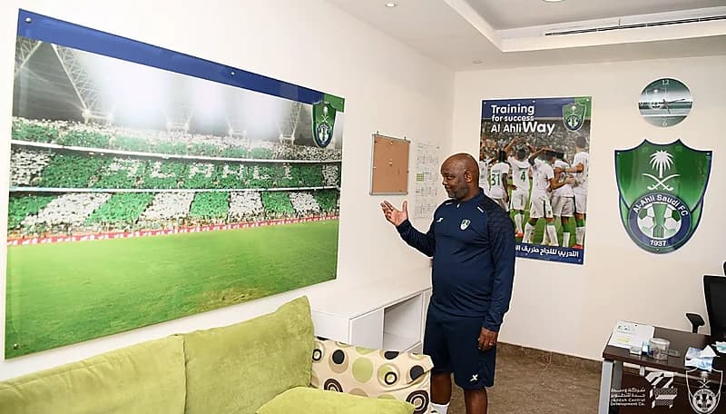 موسيماني: قبلت التحدي وسأعيد الأهلي لموضعه الطبيعي