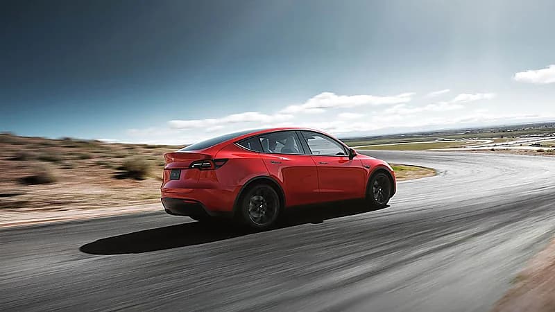 تيسلا موديل Y تتصدر المركز الأول في قائمة أكثر السيارات الكهربائية مبيعًا .. صور