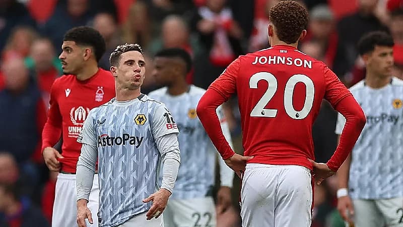 بالفيديو.. بودينسي يبصق على جونسون والاتحاد الإنجليزي يحقق