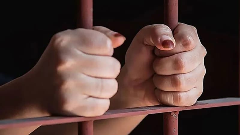 تطور جديد في واقعة مقتل فتاة على يد والدتها 