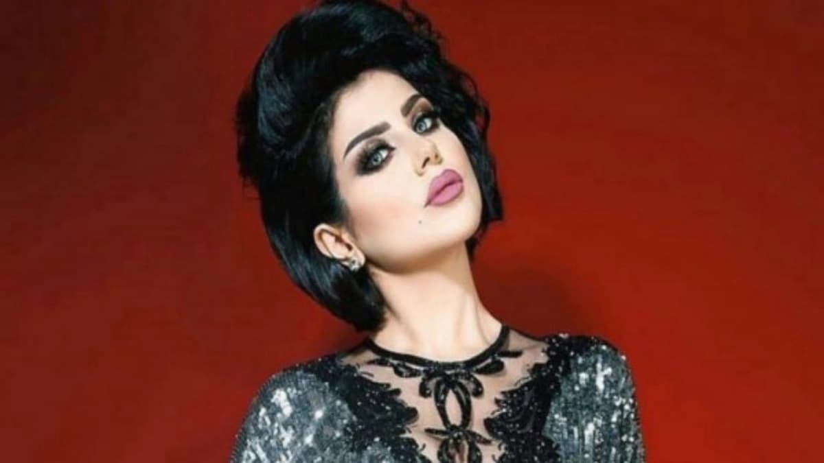 حديث طريف لحليمة بولند مع سيدة.. فيديو