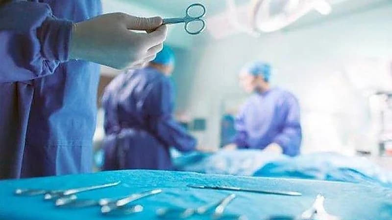 "فريق طبي" ينجح بنقل أعضاء متوفى دماغيًا من القنفذة إلى الرياض