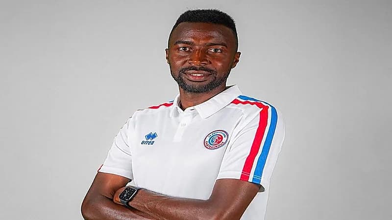 هوساوي يغادر شاتورو الفرنسي