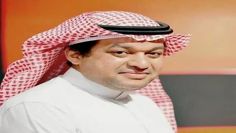 شاهد.. فنان شهير يحول سيارته إلى محل صغير لبيع المشروبات الساخنة