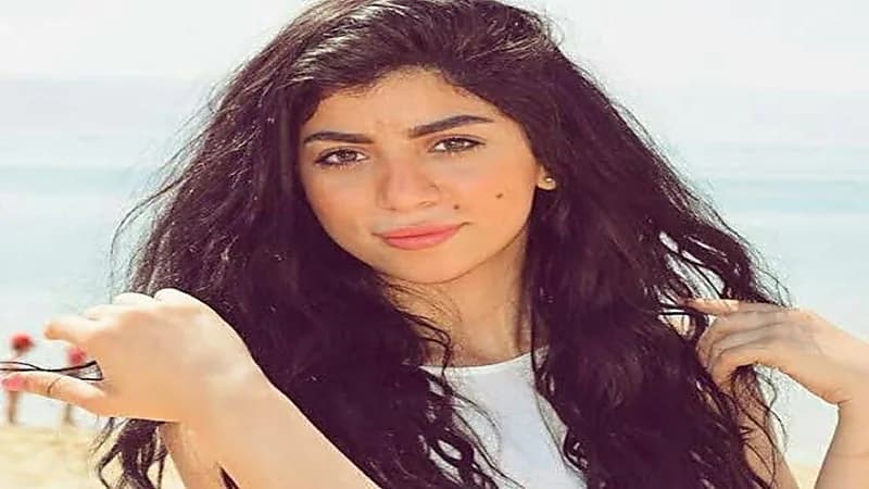 تصالح فنانة مصرية شهيرة مع سائق اتهمته بالتحرش 