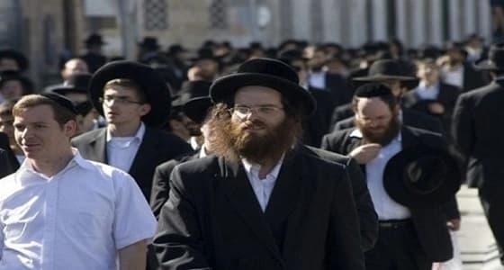 عشرات المستوطنين يقتحموا مقامات دينية جنوب نابلي