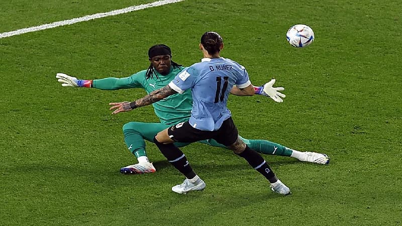 الأوروغواي تفوز على غانا وتودع المونديال