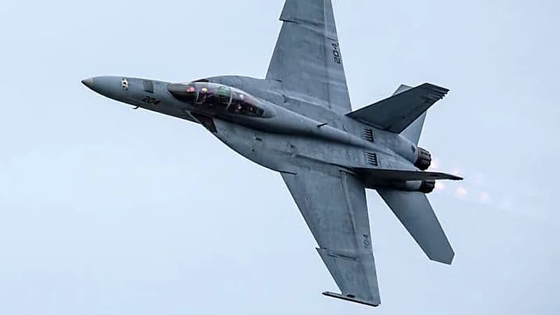 أمريكا تعلن سقوط طائرة حربية تابعة لها فوق البحر الأحمر