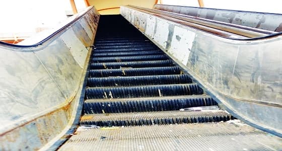 أمانة مكة تستجيب للشكاوي وتولي اهتمامها لصيانة السلالم الكهربائية