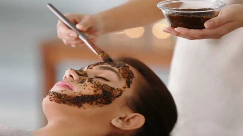 طريقة تقشير البشرة بالقهوة للتخلص من الجلد الميت