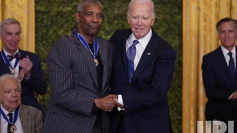دينزل واشنطن يحصل على وسام الحرية الرئاسي .. فيديو