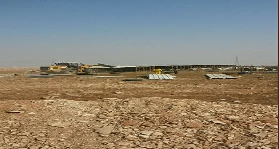 بالصور.. إزالة 80 مخيمًا عشوائيًا بحي عكاظ