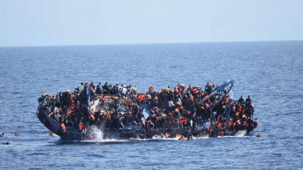 غرق قارب مهاجرين في اليونان يودي بحياة 3 أشخاص