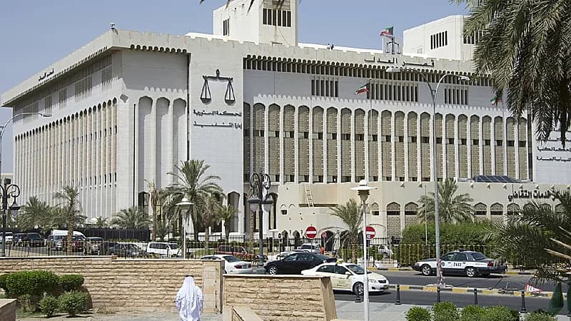 المؤبد لكويتي قتل سائق أسرته حرقاً