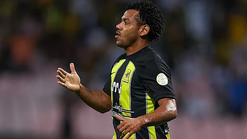 رومارينهو يقترب من الانتقال إلى كورينثيانز البرازيلي