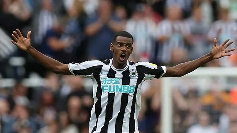 مدرب نيوكاسل: الحرب الباردة مع إيزاك ليست مثالية