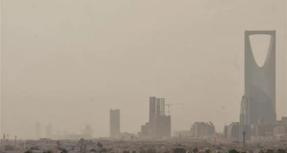 رياح نشطة وأتربة مثارة تضرب الرياض والأجزاء المجاورة
