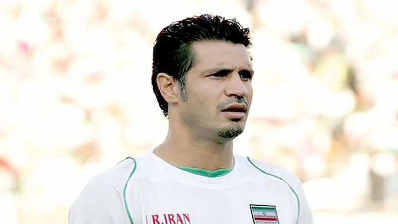 بعد منعه من السفر..إيران تعيد جواز علي دائي