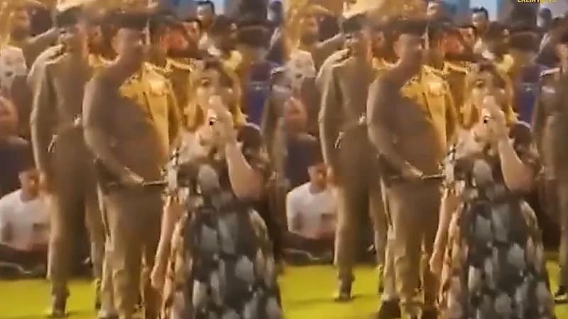 العراق يعاقب ضباطاً حضروا عرساً بزيهم العسكري.. فيديو