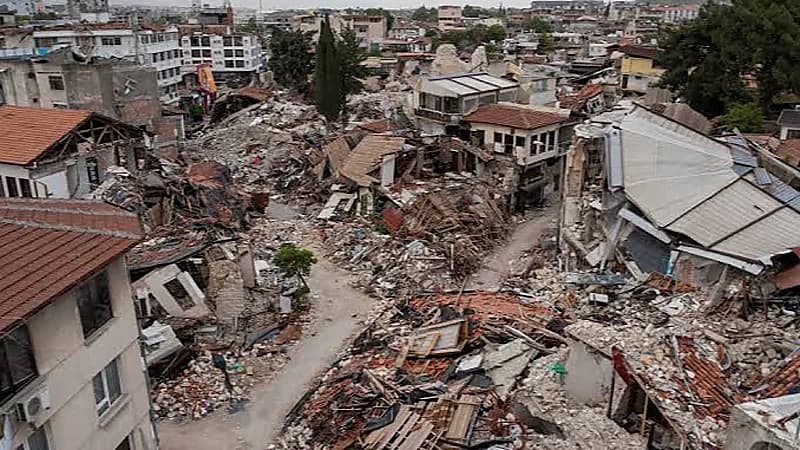 زلزال قوي يضرب إندونيسا