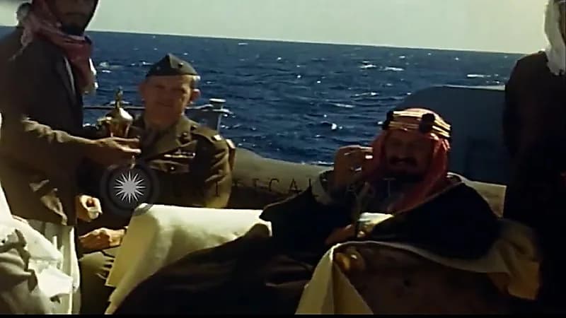 مقطع نادر يوثق رحلة الملك عبدالعزيز على متن "مورفي" للقاء الرئيس روزفلت ..فيديو