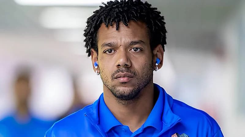 نيوم يتجه للاستغناء عن رومارينيو