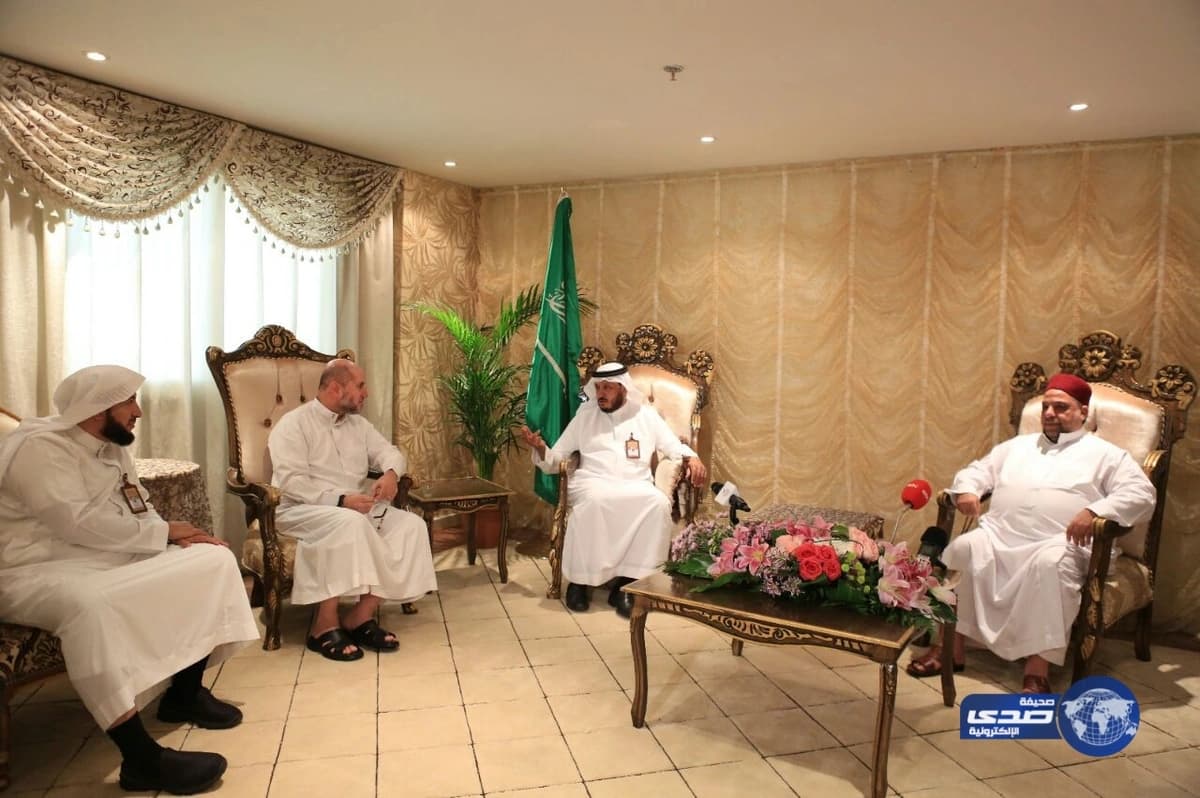 بالصور.. محافظ العرضيات يدشن مهرجان العسل بالعرضيات