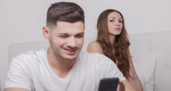 دراسة: الحاسة السادسة للمرأة تقرأ انحرافات زوجها