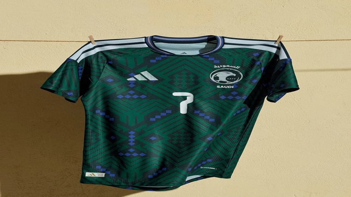 الكشف عن طقم الأخضر بكأس العالم