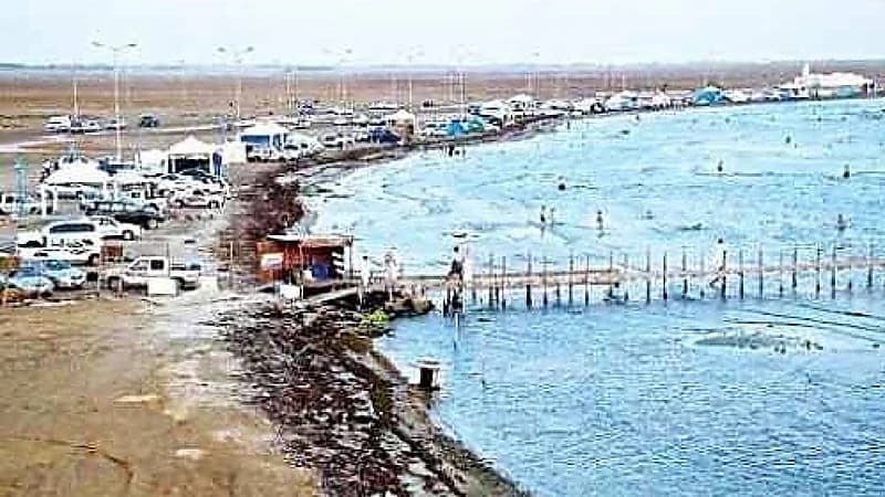 تفاصيل العثور على معلم متوفى داخل مركبته في القنفذة