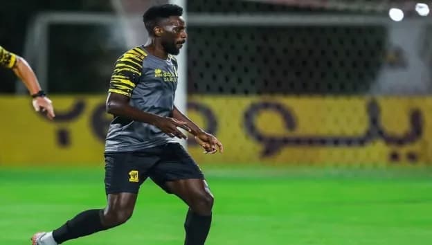 "البيشي" يقترب من العودة لملاعب الاتحاد