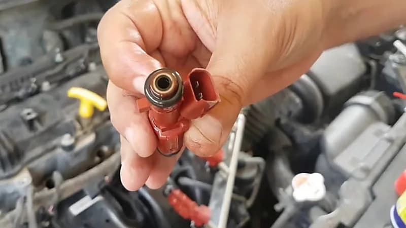 أسباب وعلامات انسداد بخاخات الوقود