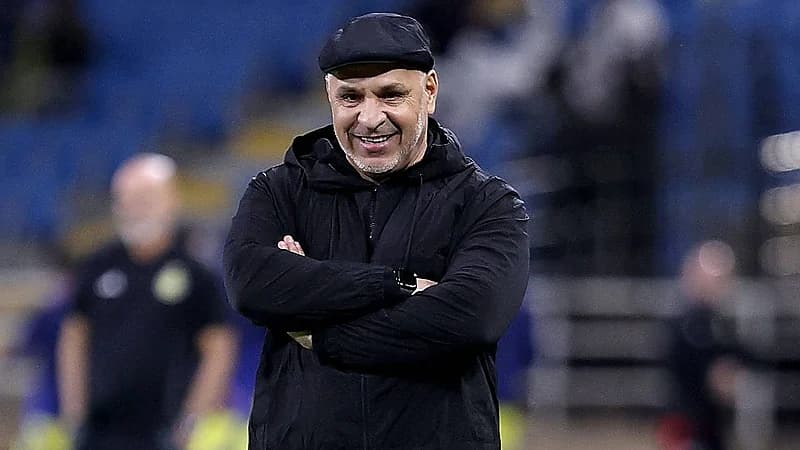 بن زكري يقترب من تدريب منتخب عمان