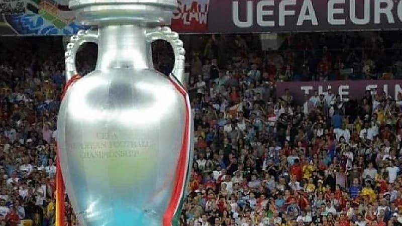 " يويفا" يفجر مفاجأة مدوية بشأن ترشح روسيا لاستضافة اليورو رغم العقوبات